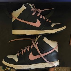 Nike SB Dunk High Shy Pink